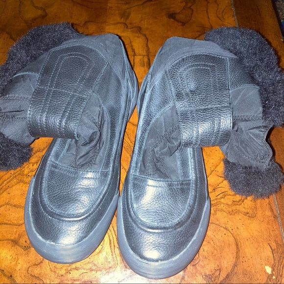 Women’s 8.5 waterproof black boots, lined with warm faux fur and great for bad - Picture 4 of 8